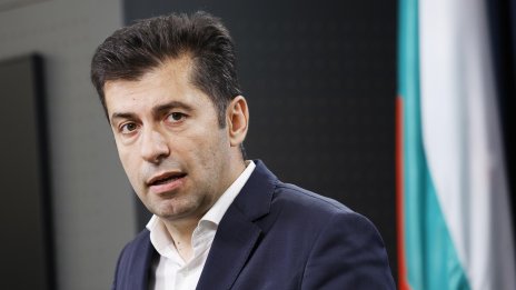 Кирил Петков депозира оставката си като депутат в парламента