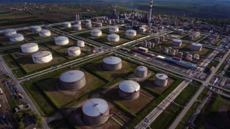 Новини за напредък по ядреното споразумение с Иран понижиха цената на петрола*