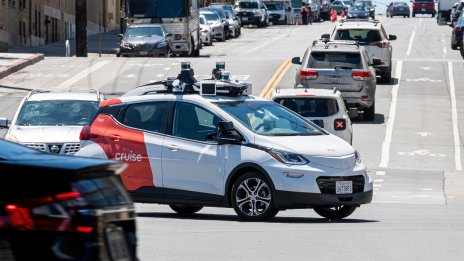 Синдикат призова регулатори в САЩ да отхвърлят петиция на Cruise за роботакситата 