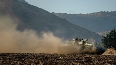 Израел започна "ограничени наземни нападения" в Ливан