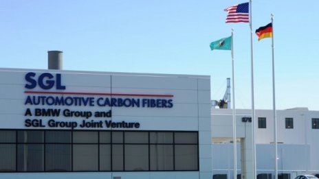 BMW утроява производството на карбон