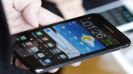 Samsung надминава очакванията за приходи и печалба