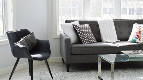 Защо отговорността за регистрацията на апартаменти да е само върху платформите?