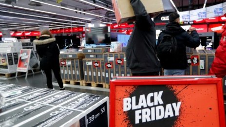 КЗП: Най-честите оплаквания от Черния петък са за фалшиви намаления