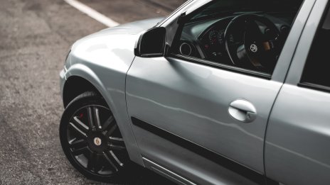 Армения, или как Русия се снабдява с (поочукани) западни автомобили