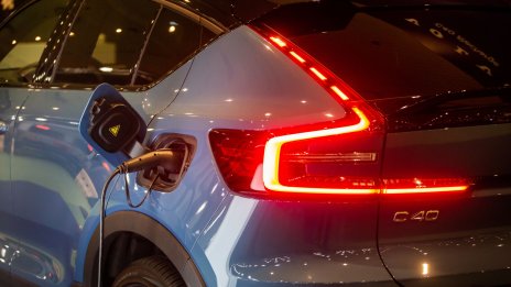 И слабият отчет на Volvo отразява продължаващите проблеми с чиповете в бранша