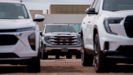 Митата на Тръмп свиват печалбата на General Motors въпреки ръста на продажбите