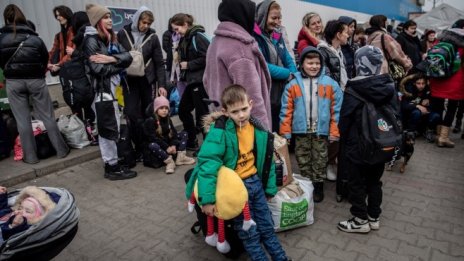 Парите за хотелиери, настанили украинци, ще се изплащат месец за месец