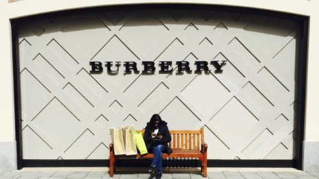 Книжата на Burberry поевтиняха със 7% след разочароващ отчет 