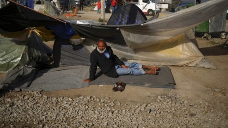 Разходите на развитите страни за мигранти са скочили двойно през 2015 г. 