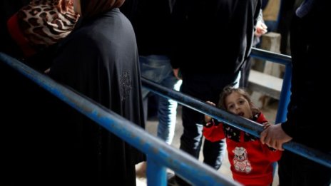 САЩ възобновяват приема на бежанци от 11 високорискови държави