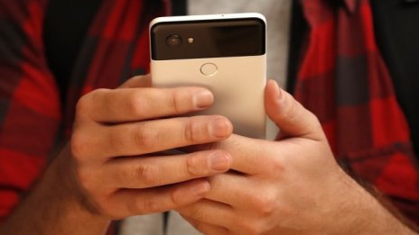 Google дава 1 млрд. долара за таланти, които да ѝ помогнат в битката с Apple