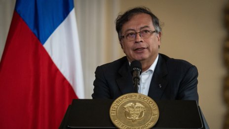 Колумбия дава на фермери имоти, конфискувани от престъпни групи