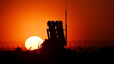 Украйна се надява на пари от съюзниците за заплати за военните и лиценз за ракети за Patriot