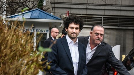 Банкман-Фрийд е получил 2,2 млрд. долара от компаниите си