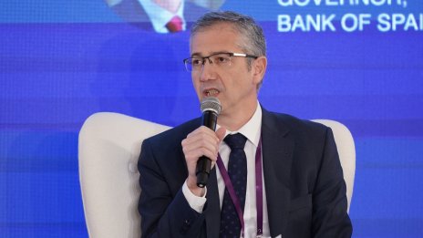 Де Кос: Първото намаление на лихвите от ЕЦБ може да се случи през юни