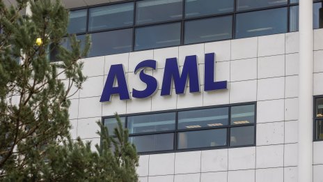 ASML: Светът се нуждае от по-старите чипове, които Китай произвежда