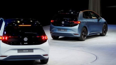 Германски медии: Volkswagen може да произвежда Passat в Словакия вместо в Турция