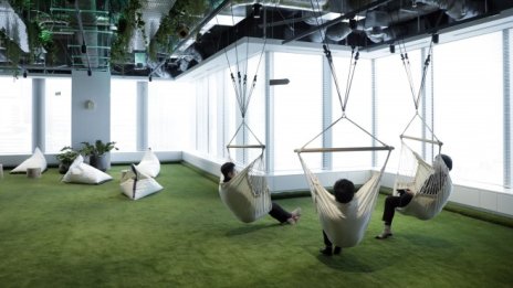 Правителствата не могат да плащат вечно на хората, за да не работят