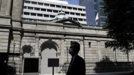 Институционалната борба с коронавируса продължава и тази седмица