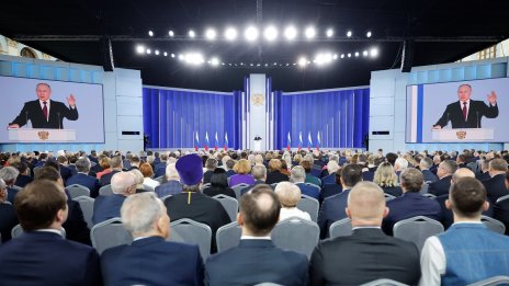 Путин: Русия преустановява участието си в договорите за разоръжаване