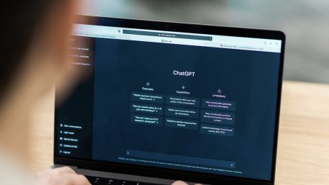 OpenAI открадна от Meta бившия директор за изкуствения интелект на Apple