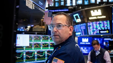 Wall Street започна оптимистично седмицата с фокус върху търговския фронт