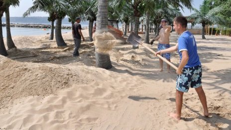 Д. Тодоров: България трудно ще промени имиджа си на дестинация за евтин туризъм