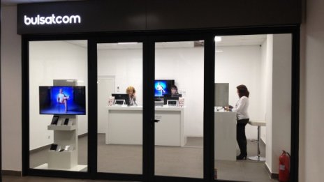 „Булсатком“ в опит да излезе от перфектната буря