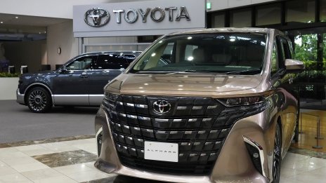 Хибридните коли осигуряват спасителен пояс за металите от групата на платината