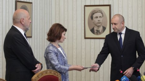 Очаквано ГЕРБ върна втория мандат, президентът свиква партиите на консултации