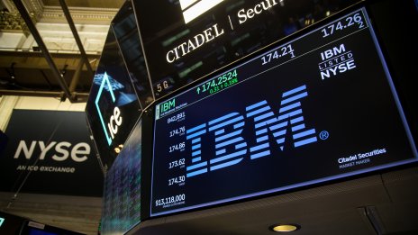 Слабите продажби на консултанския бизнес натежаха на резултатите на IBM