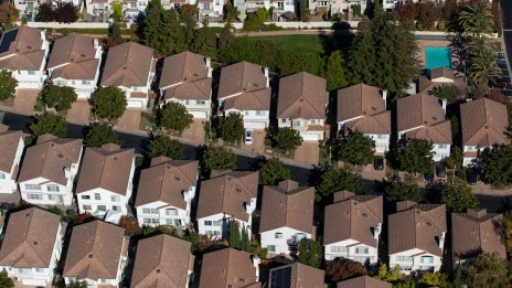 Лихвите по жилищните заеми в САЩ достигнаха 22-годишен връх