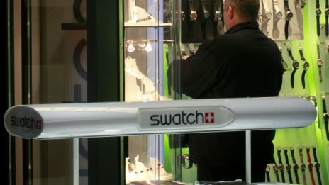 Swatch отново е задължен да снабдява конкурентите си с компоненти 