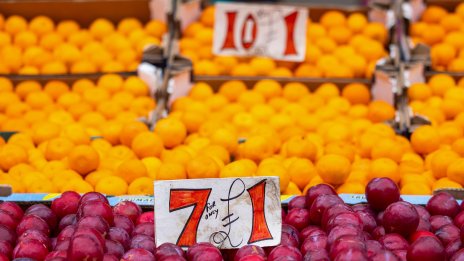 Цените на храните във Великобритания бележат най-резкия си спад от почти пет години