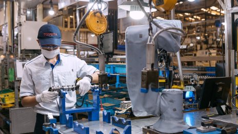 МОТ: Ръстът на заетостта в света ще се влоши значително през това тримесечие