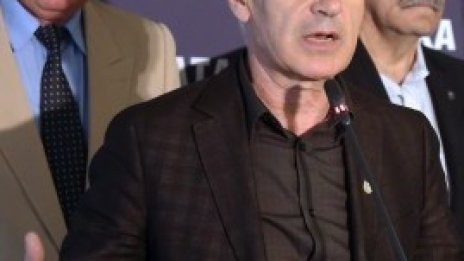 Сидеров влиза в битка с Борисов и Станишев в 25 МИР в София