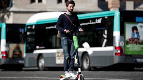 Uber ще предлага и електрическите скутери на Lime