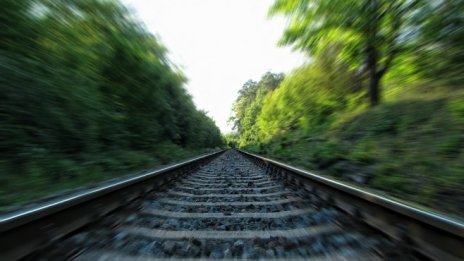 Според транспортния министър БДЖ не се справя с пътническите превози*