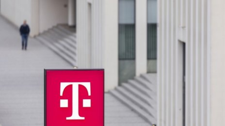 SoftBank планира да продаде акции за 21 млрд. долара от T-Mobile