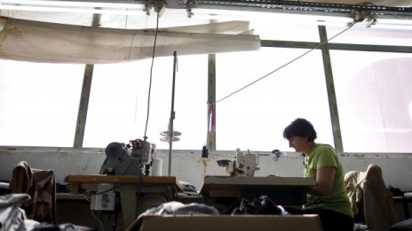 Промишленото производство ускорява ръст до 4,3% през август