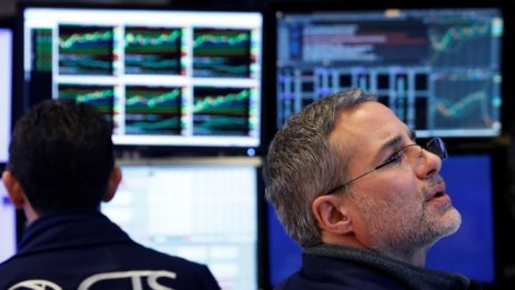 След изключително волатилна сесия щатските индекси не намериха единна посока