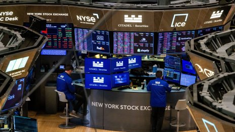 Щатските индекси поеха надолу след новите заплахи на Тръмп за мита