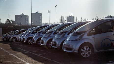 България е втора в ЕС по спад на продажбите на нови коли през януари