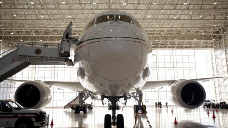 Международната асоциация за въздушен транспорт: По-евтиният петрол ще вдигне печалбите 