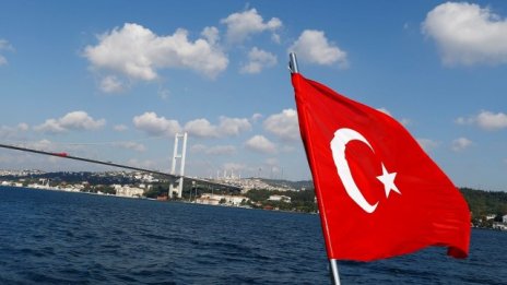 Истанбул се готви за мащабен митинг "в защита на демокрацията"