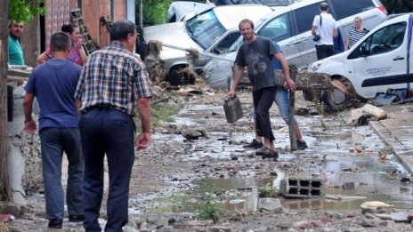 Порои в Скопие отнеха живота на поне 20 души