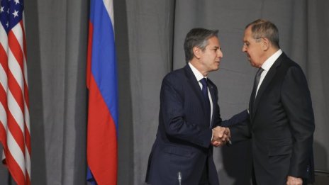 Западът ускорява кризисната дипломация, Блинкен ще се срещне с Лавров