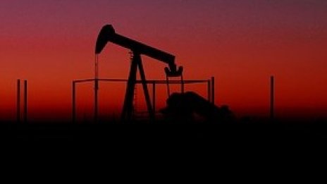 Въздушната атака на САЩ в Багдад даде мощен тласък на петролните цени*