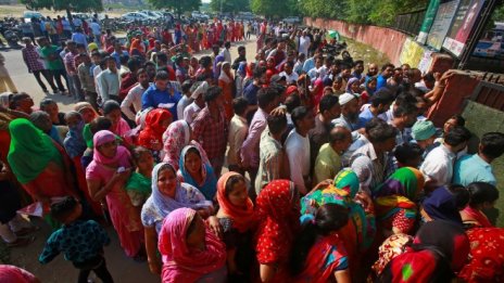 Партията на Нарендра Моди води убедително след изборния маратон в Индия